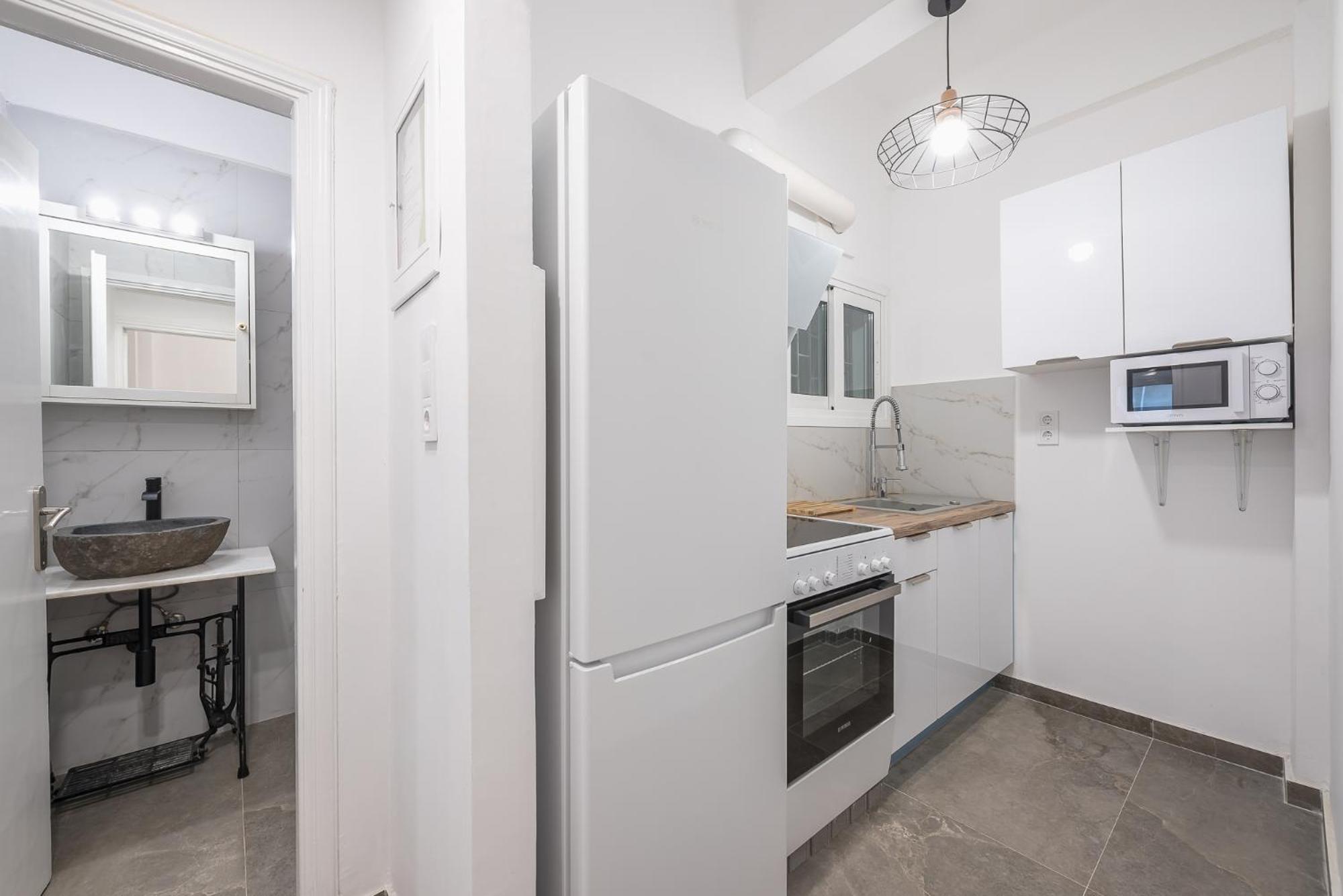 Stylish Luxury Apartment At Ampelokipi Metro Station Атина Екстериор снимка
