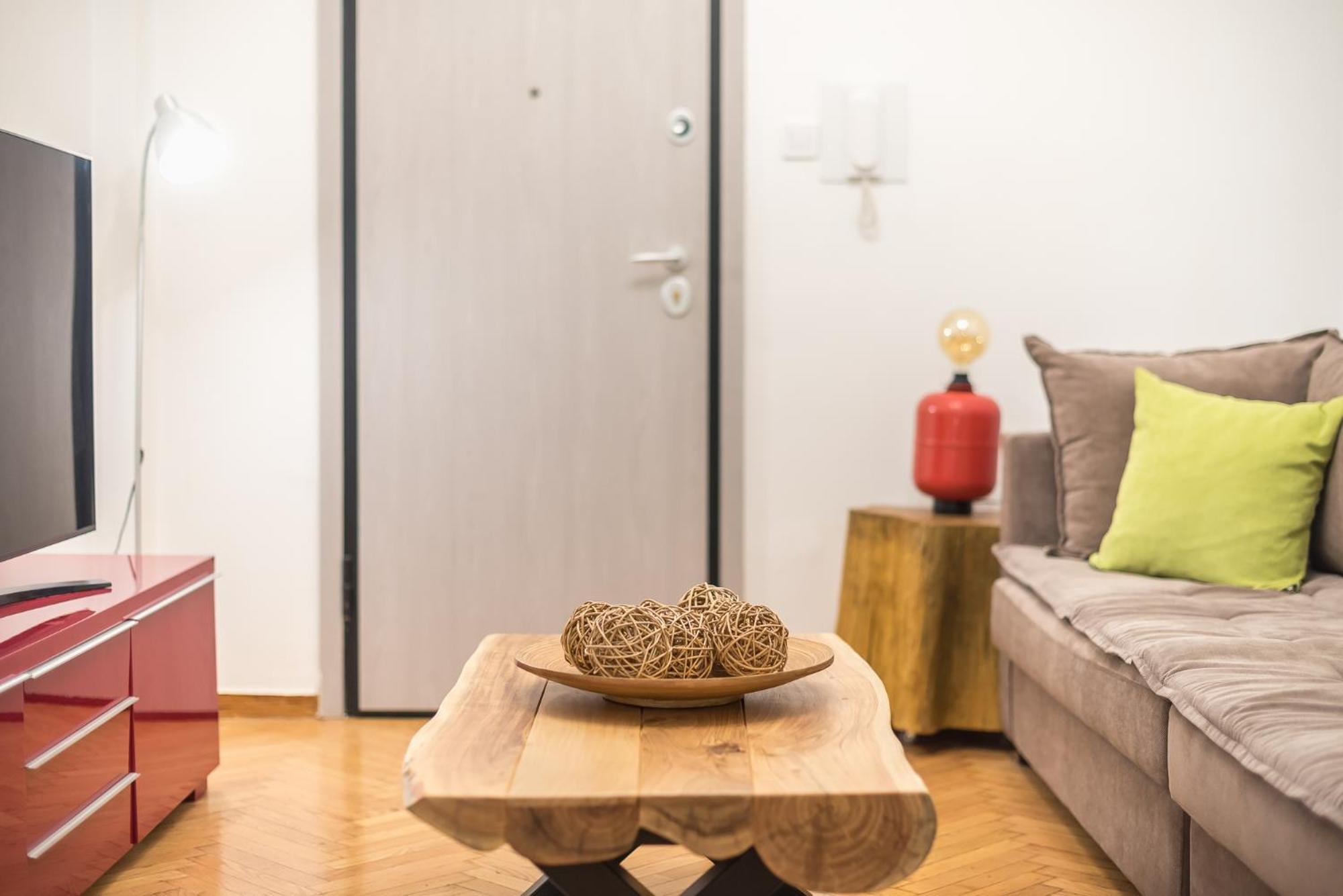 Stylish Luxury Apartment At Ampelokipi Metro Station Атина Екстериор снимка