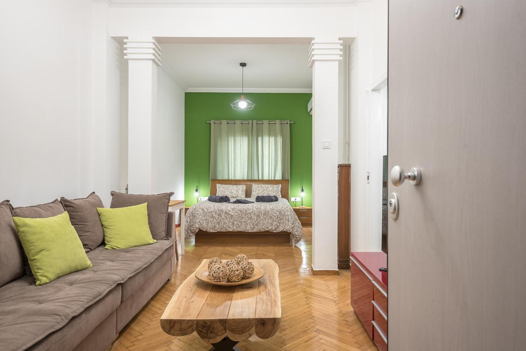 Stylish Luxury Apartment At Ampelokipi Metro Station Атина Екстериор снимка