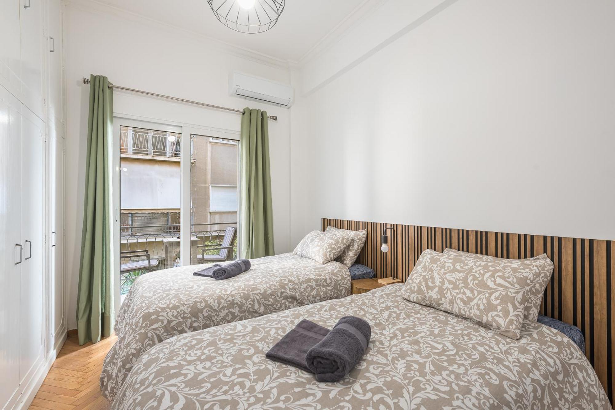 Stylish Luxury Apartment At Ampelokipi Metro Station Атина Екстериор снимка