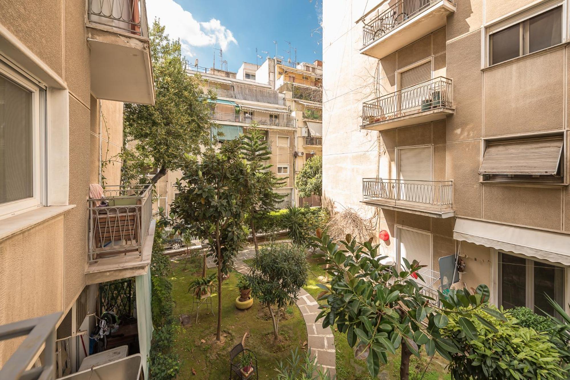 Stylish Luxury Apartment At Ampelokipi Metro Station Атина Екстериор снимка
